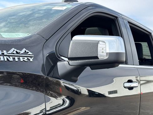 Certified 2025 Chevrolet Silverado 1500 High Country w/ High Country Premium Package AWD/4WD image 14