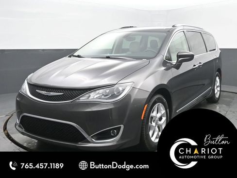 Used 2018 Chrysler Pacifica Touring-L Plus w/ Tire & Wheel Group image 1