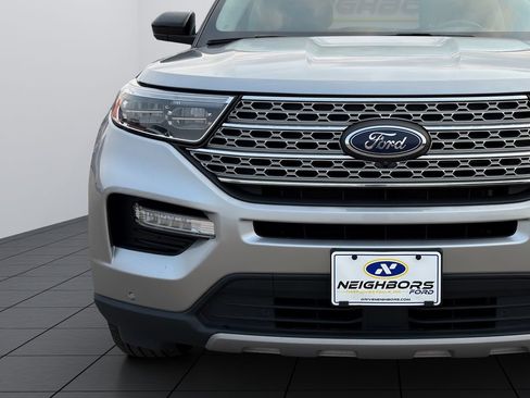 Used 2024 Ford Explorer Limited AWD/4WD image 9