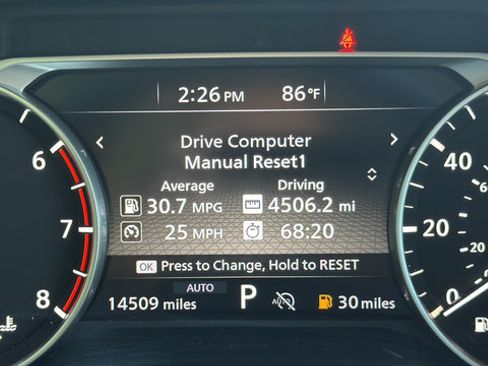 Used 2024 Nissan Rogue S AWD/4WD image 32