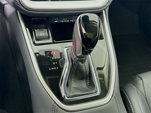 Certified 2025 Subaru Outback Limited image 11