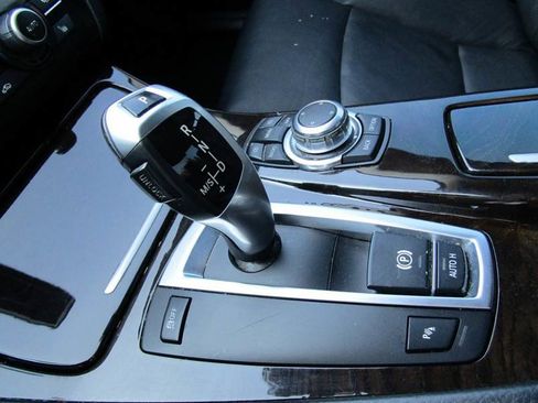 Used 2011 BMW 528i Sedan image 21