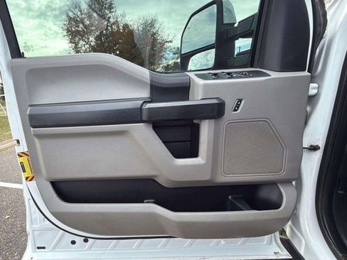 Used 2019 Ford F250 XL w/ Power Equipment Group image 17