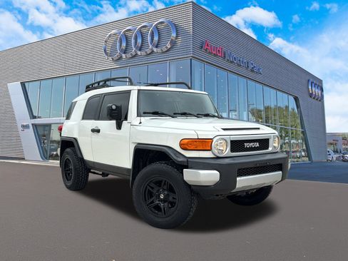 Used 2012 Toyota FJ Cruiser 2WD w/ Convenience Pkg image 1