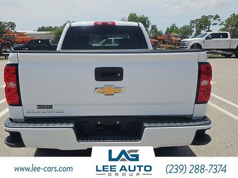 Used 2017 Chevrolet Silverado 1500 Custom w/ Custom Convenience Package AWD/4WD image 4
