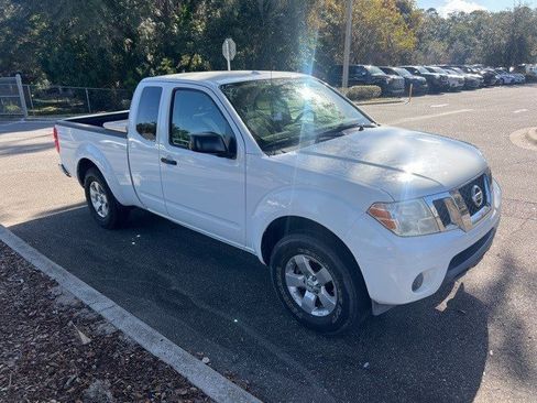 Used 2013 Nissan Frontier SV image 6