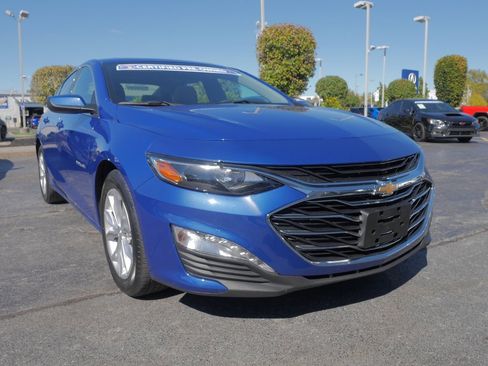 Used 2023 Chevrolet Malibu LT image 2