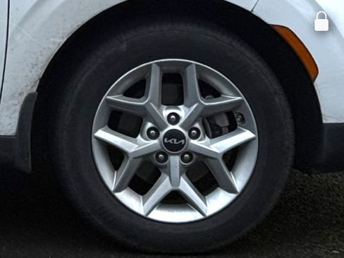 Used 2022 Kia Soul LX w/ Technology Package image 10