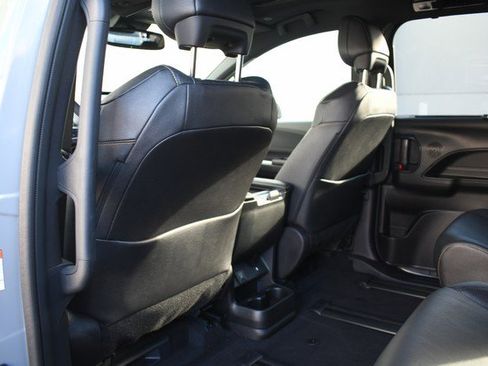 Used 2025 Toyota Sienna XLE Woodland Edition image 22