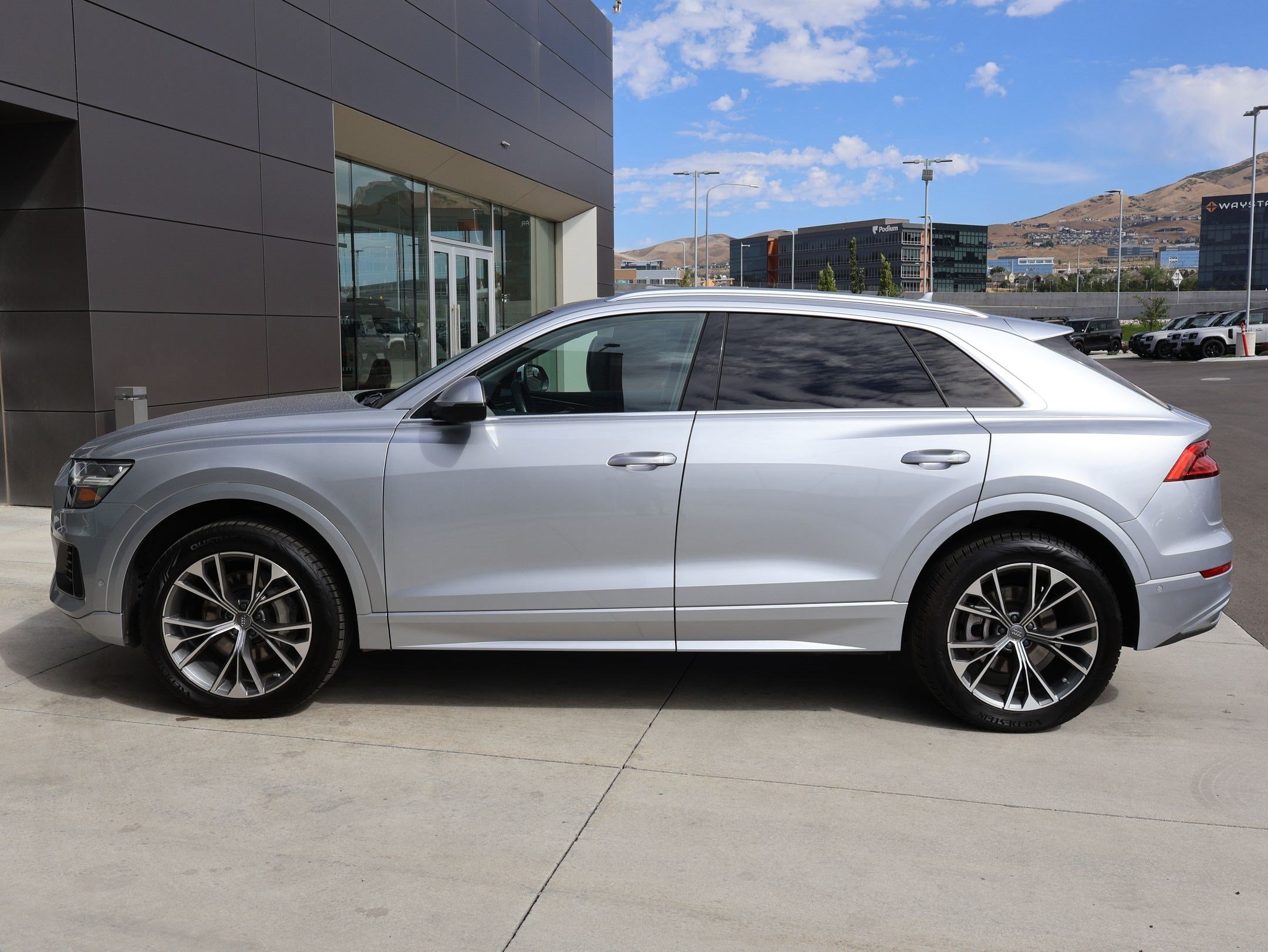 Used 2022 Audi Q8 Premium Plus AWD/4WD image 9