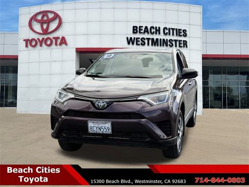 Used 2018 Toyota RAV4 LE image 5