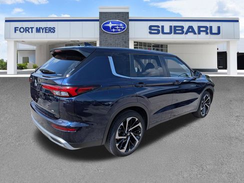 Used 2023 Mitsubishi Outlander SE AWD/4WD image 4