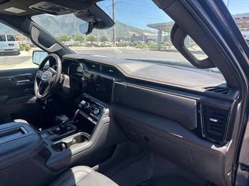 Used 2022 GMC Sierra 1500 AT4 w/ AT4 Premium Package AWD/4WD image 34