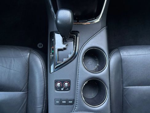 Used 2017 Toyota Avalon XLE Plus image 18