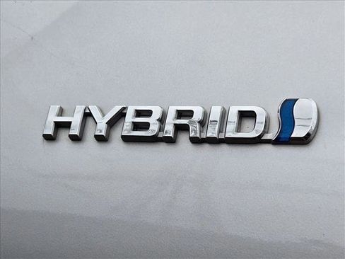 Used 2022 Toyota Prius LE FWD image 24