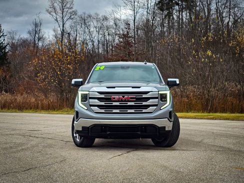 Certified 2024 GMC Sierra 1500 SLE w/ Preferred Package image 10