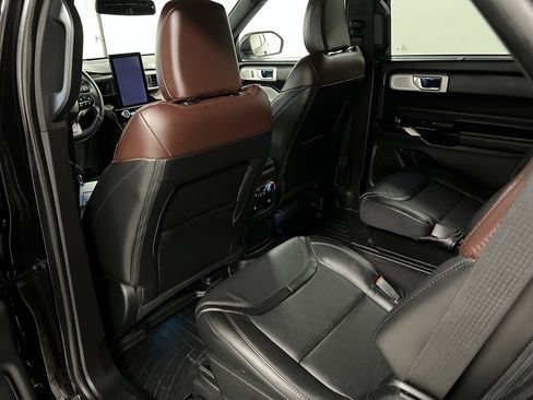 Used 2022 Ford Explorer Platinum w/ Equipment Group 601A image 54