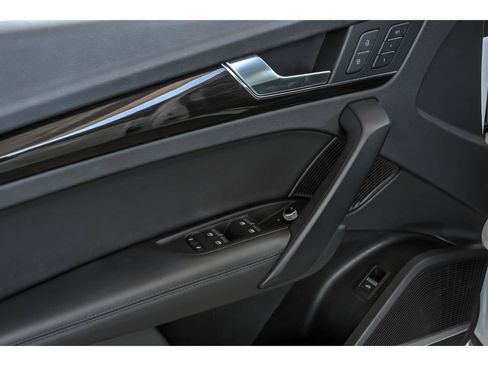 Used 2019 Audi Q5 Prestige w/ Prestige Package AWD/4WD image 9