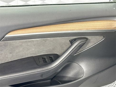 Used 2023 Tesla Model 3 Standard Range image 21