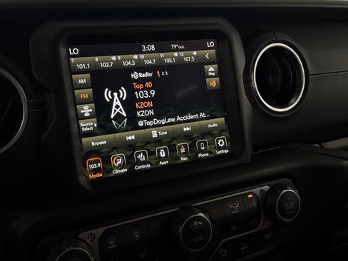 Used 2023 Jeep Wrangler Unlimited Sahara w/ Cold Weather Group AWD/4WD image 19