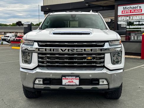 Used 2020 Chevrolet Silverado 2500 LTZ w/ LTZ Premium Package AWD/4WD image 9