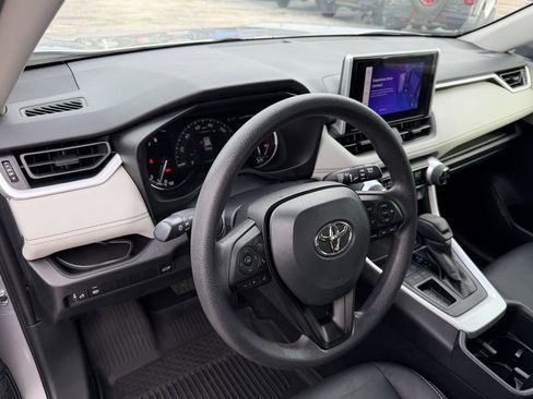 Used 2023 Toyota RAV4 XLE w/ Convenience Package FWD image 18