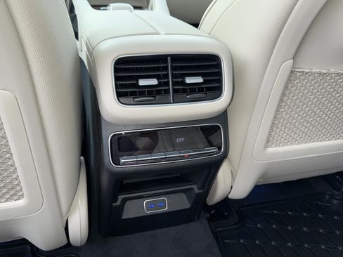 New 2026 Mercedes-Benz GLS 450 4MATIC image 40