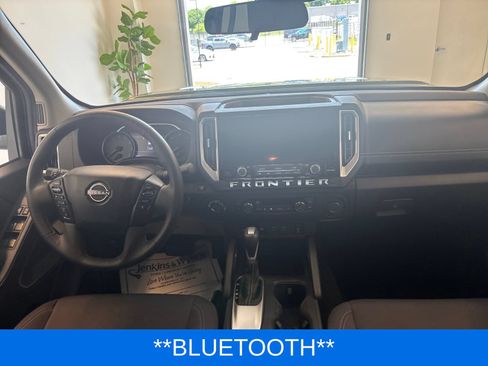 Used 2025 Nissan Frontier SV w/ SV Convenience Package AWD/4WD image 8