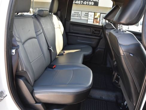 Used 2022 RAM 2500 Tradesman w/ Chrome Appearance Group AWD/4WD image 10