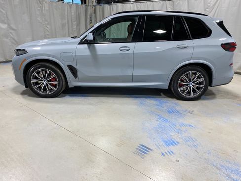 Used 2025 BMW X5 xDrive50e w/ M Sport Package image 6