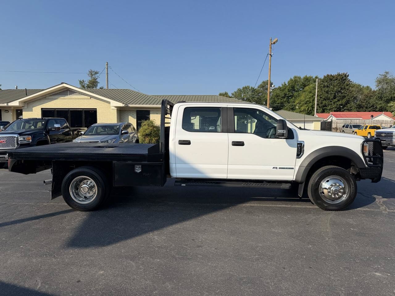 Used 2022 Ford F550 4x4 Crew Cab Super Duty w/ Power Equipment Group image 4