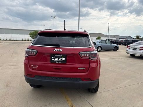 Used 2018 Jeep Compass Latitude w/ Popular Equipment Group AWD/4WD image 16