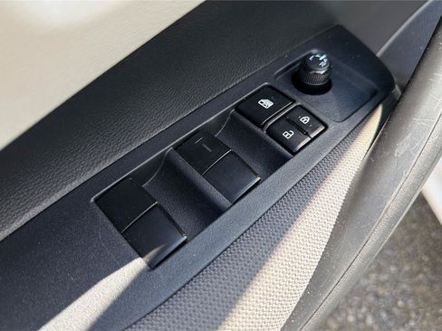 Used 2023 Toyota Corolla LE FWD image 17