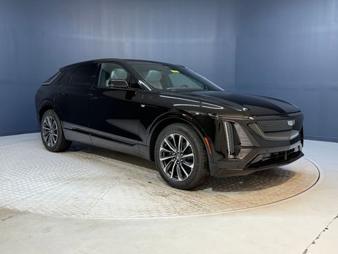 New 2026 Cadillac Lyriq Sport image 7