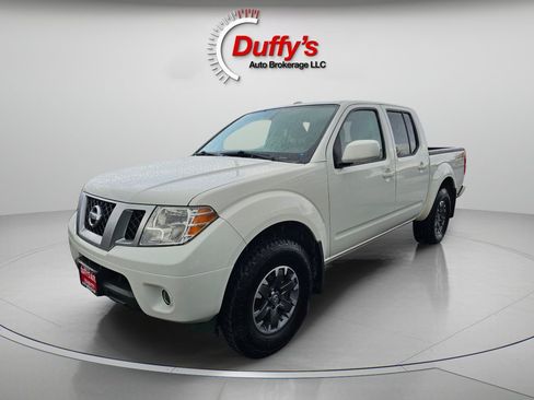 Used 2015 Nissan Frontier PRO-4X image 14