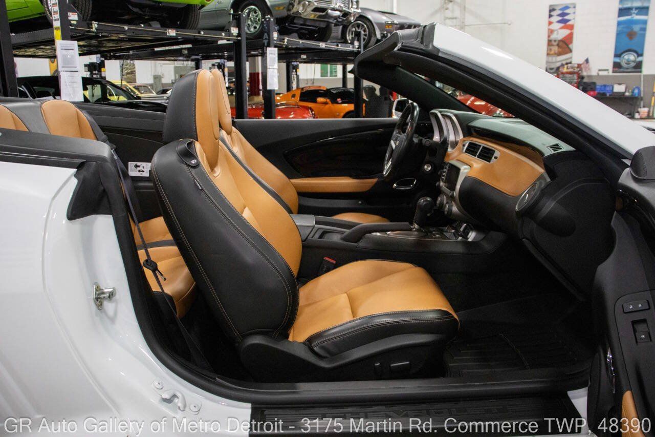 Used 2013 Chevrolet Camaro LT RWD image 38