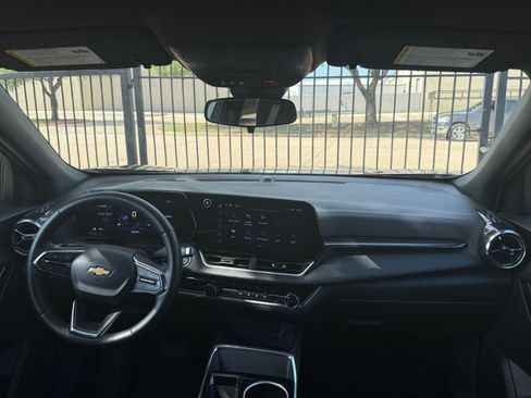 Used 2025 Chevrolet Equinox LT FWD image 34