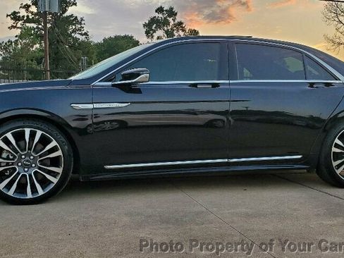 Used 2019 Lincoln Continental Select w/ Continental Climate Package image 24