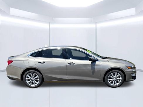 Used 2025 Chevrolet Malibu LT FWD image 4