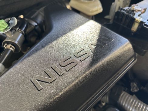 Used 2017 Nissan Rogue S image 70