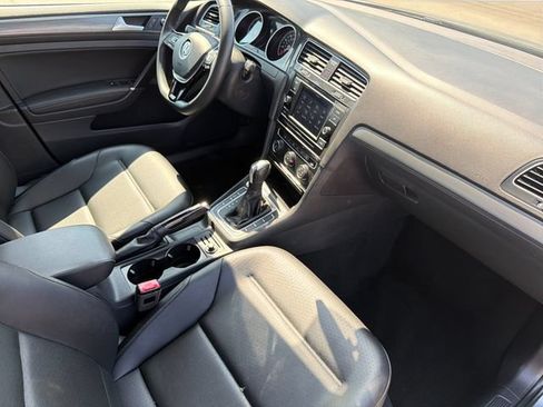 Used 2021 Volkswagen Golf 4-Door FWD image 16