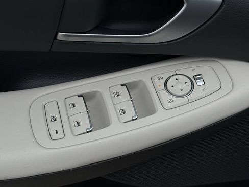 Used 2025 Hyundai Sonata SEL FWD image 13