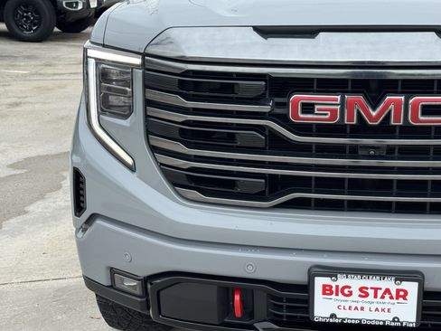 Used 2024 GMC Sierra 1500 AT4 w/ Technology Package AWD/4WD image 6