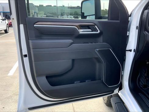 Used 2025 Chevrolet Silverado 2500 LT w/ Texas Edition image 41