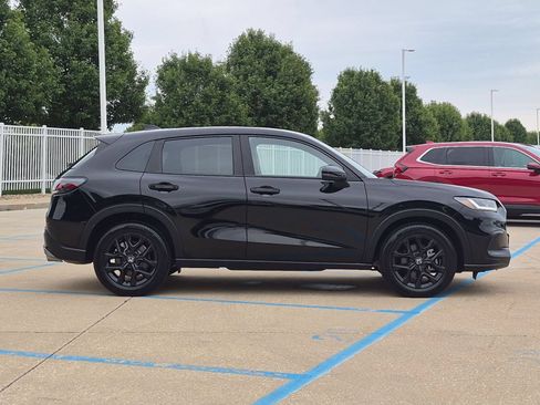 Certified 2025 Honda HR-V Sport image 6