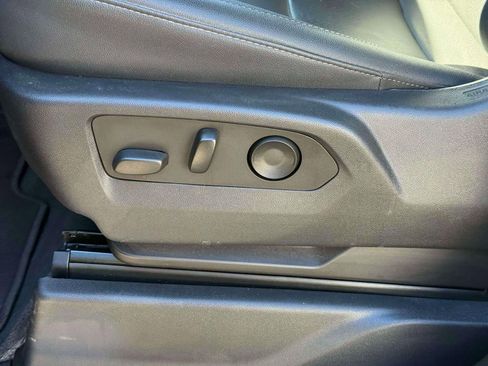 Used 2024 GMC Sierra 3500 SLT w/ SLT Premium Package image 16