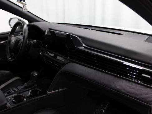 Used 2025 Toyota Camry SE FWD image 25