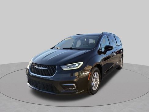 Used 2021 Chrysler Pacifica Touring-L FWD image 1