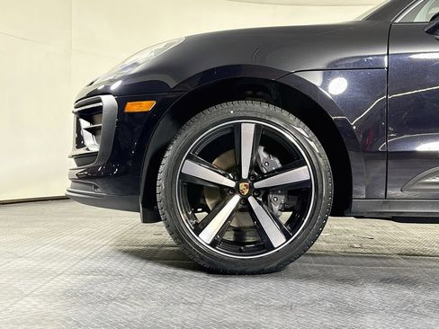 Certified 2023 Porsche Macan AWD/4WD image 27