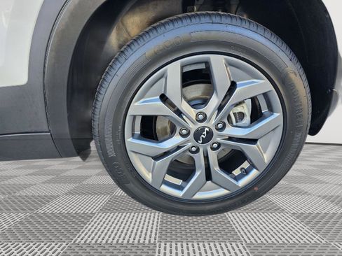 Used 2024 Kia Seltos LX image 23